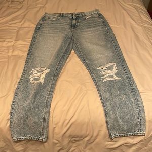 American Eagle Light Wash Mom Jean Size 10